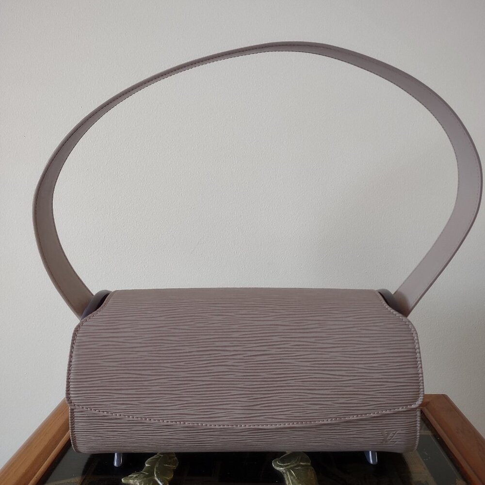 Louis Vuitton Epi Nocturne PM Shoulder Handbag